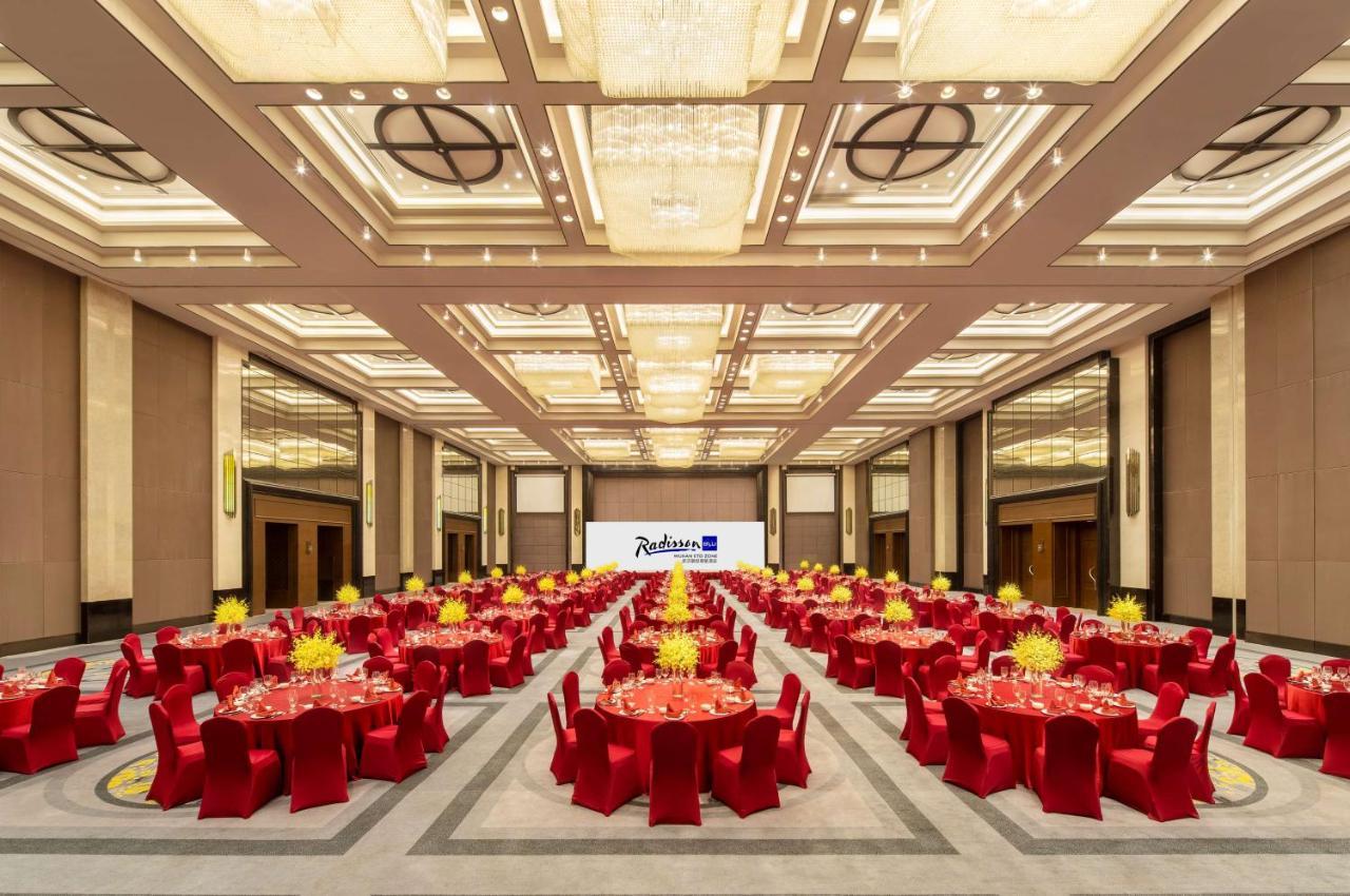 Radisson Blu Hotel Wuhan Etd Zone Exterior foto